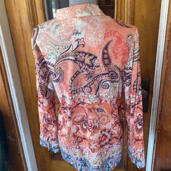 🌺Chico’s Peach Button Down paisley Blouse🌺 - Picture 3 of 8